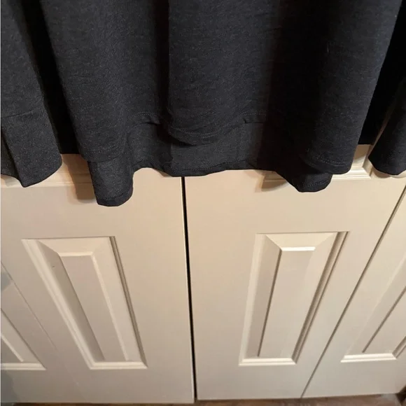 LuLaRoe Unisex Hudson Charcoal Tee 3XL NWT - Picture 3 of 4